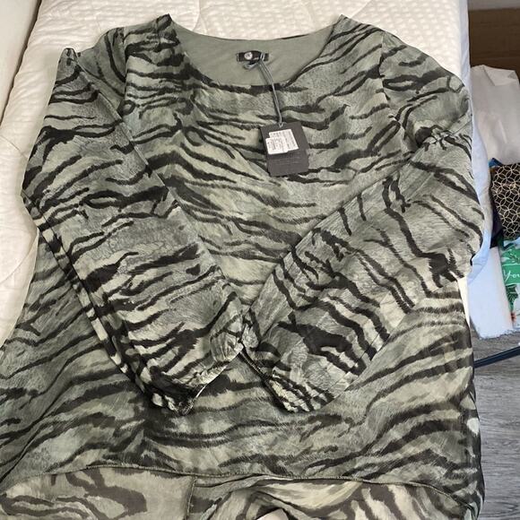 NWT M Made in Italy Silk Woven Long Sleeve Zebra Print Size is S   see Video!!! - Picture 13 of 16